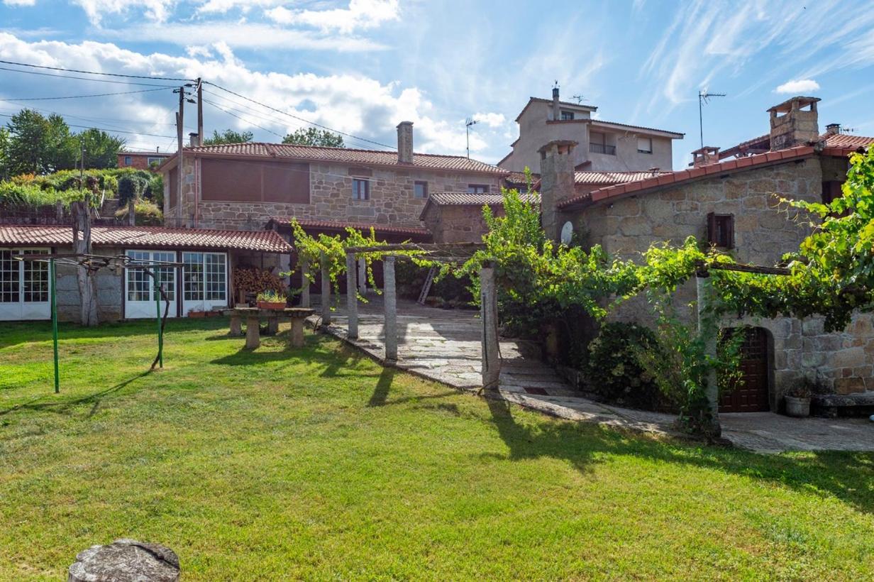 Alouminos Do Ribeiro Apartment Ourense Bagian luar foto